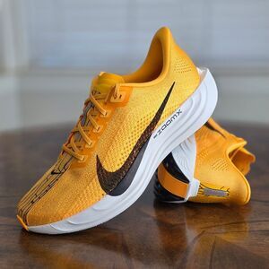 Nike Pegasus Plus LV8 Road Running Shoes Gold Black Bones Men's 10 IH3258-700